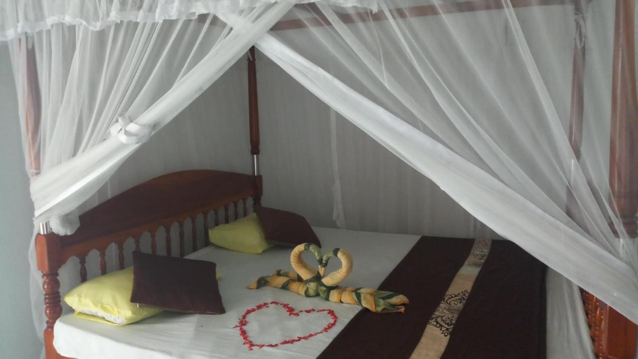 Julie Guest House タンガラ エクステリア 写真