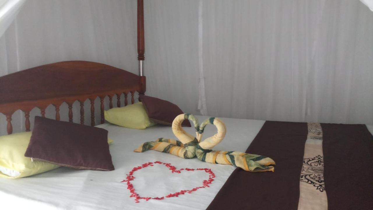 Julie Guest House タンガラ エクステリア 写真